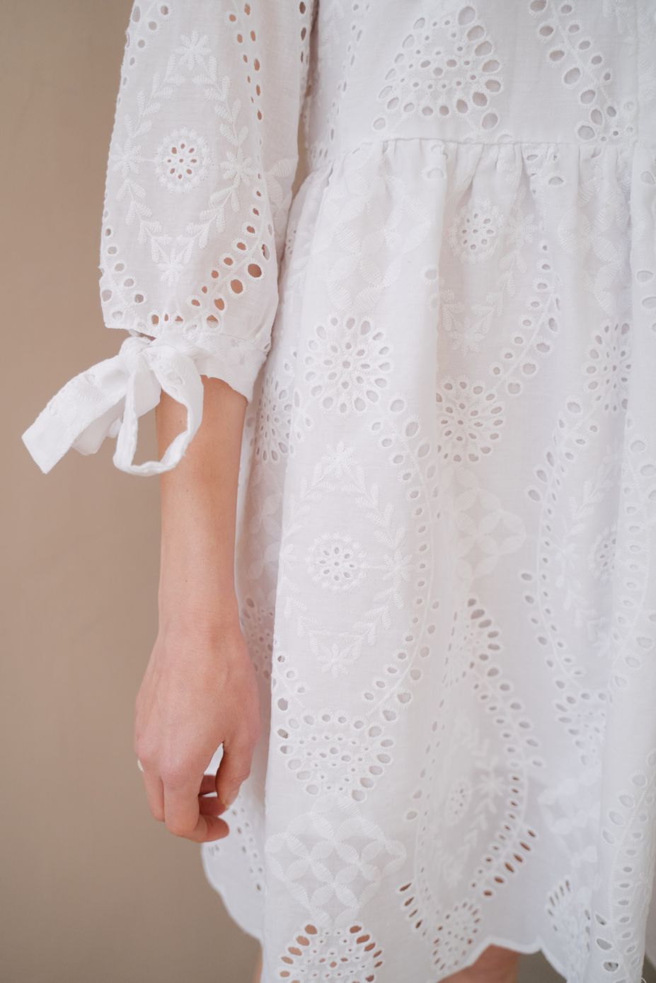 Сукня оверсайз з прошви із зав'язками на рукавах, Білий, універсальний (S-L)