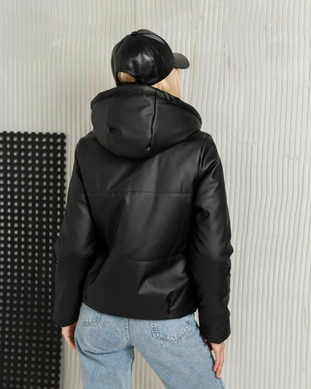 Куртка з екошкіри демісезонна чорна з каптуром, Чорний, S