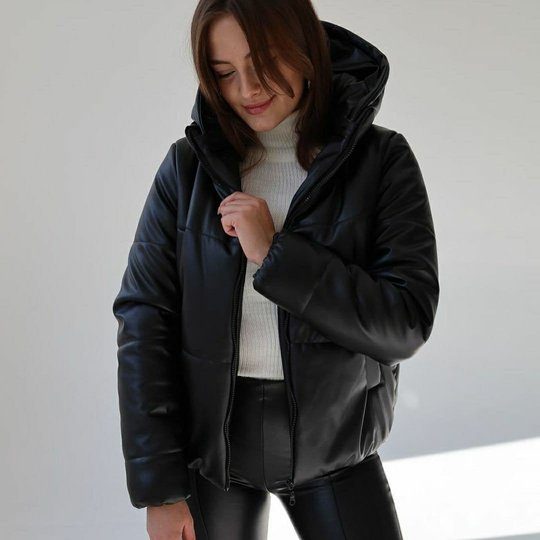 Куртка зимова з екошкіри чорна з каптуром, Чорний, S