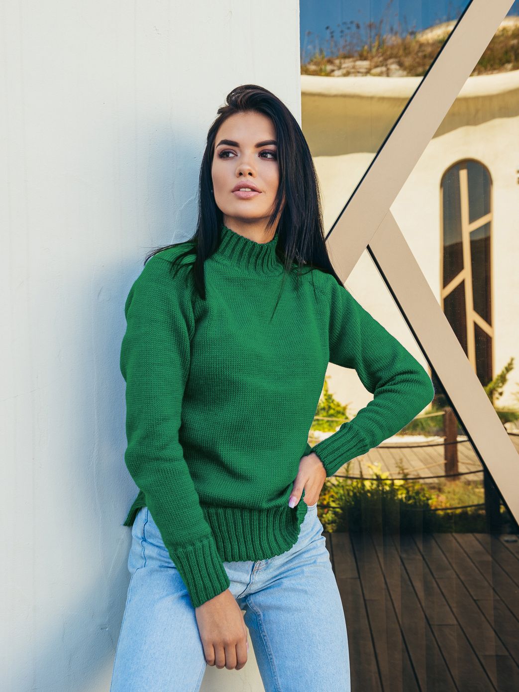 Базовый шерстяной свитер с боковыми разрезами и горловиной стоечкой зеленый, Зелёный, универсальный (S-L)