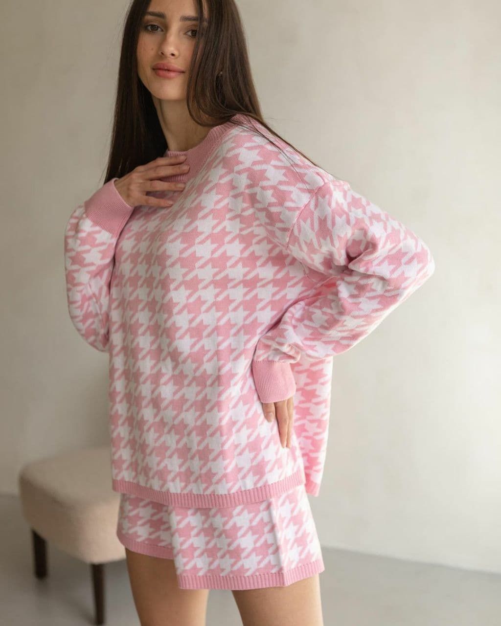 Стильныий вязанный костюм в гусиную лапку джемпер+шорты, Розовый, универсальный (S-L)