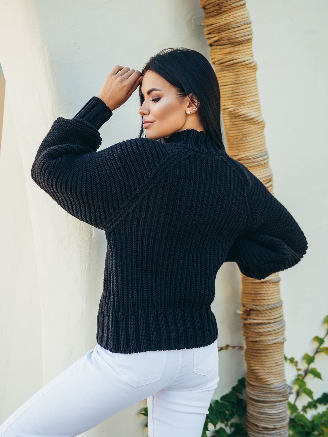 Шерстяной свитер объемной вязки с горловиной стоечкой черный, Черный, универсальный (S-L)